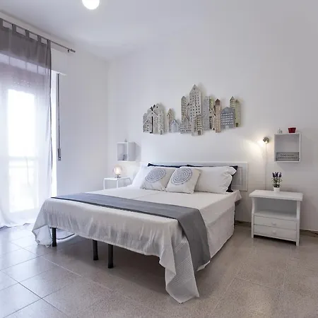 Coral Bay Apartment